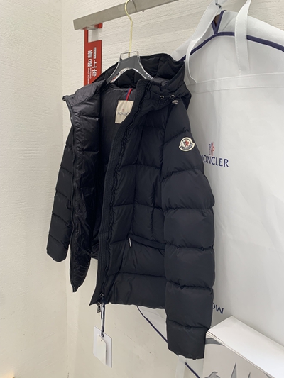 ハイクオリティダウンジャケット角部分ディテール